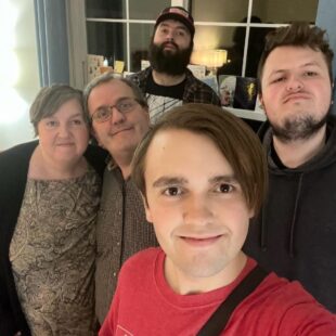 Gavin-with-two-older-brother-and-mom-anber-and-dad