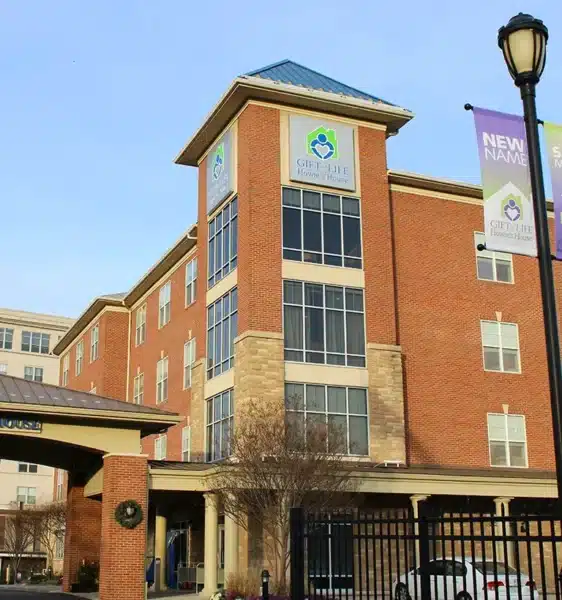 gift of life howie's house exterior photo