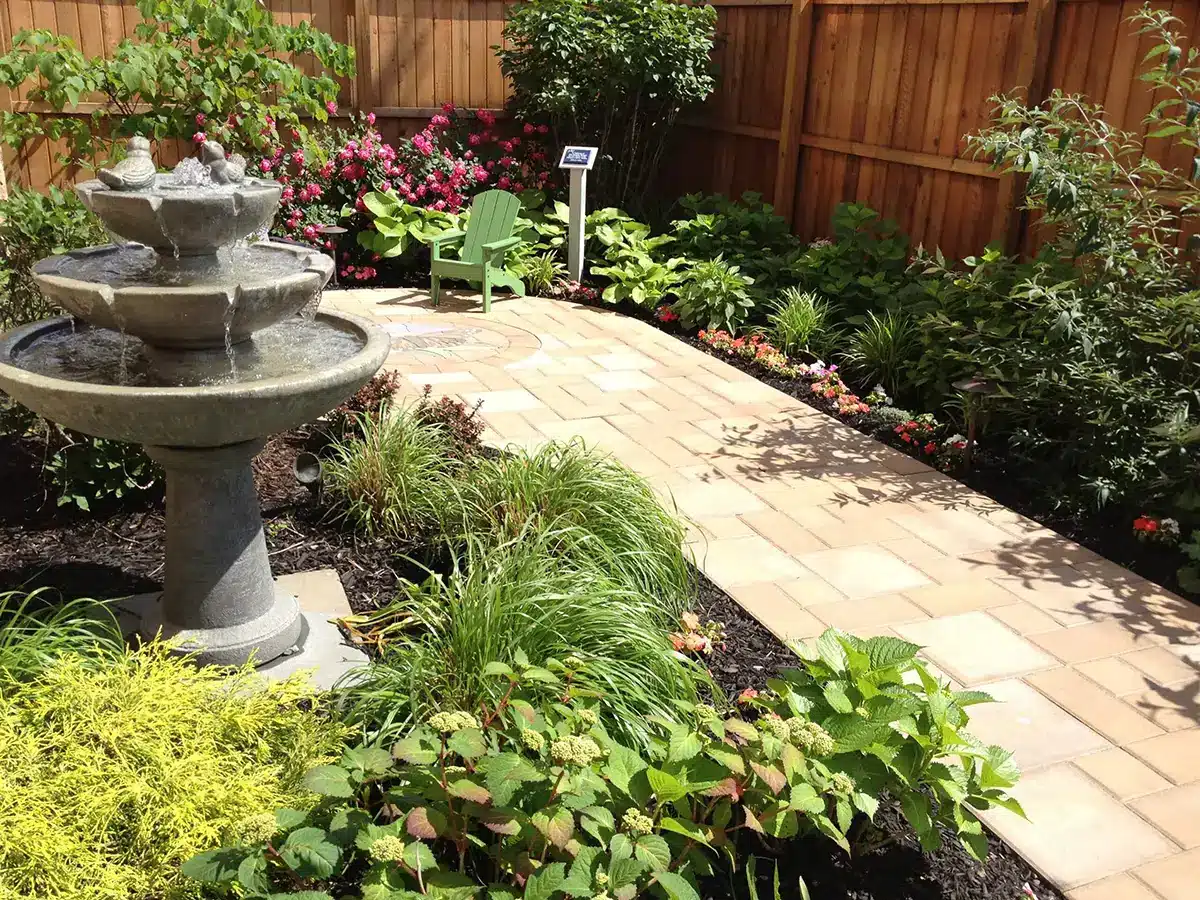 howie's house patio and garden